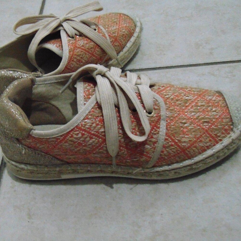 Women’s Espadrille Lace-Up Sneakers – Size 6